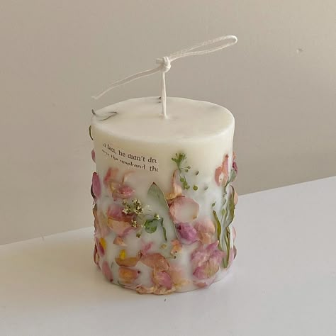 Candle Making Aesthetic, Christian Candles, Velas Aesthetic, Handmade Candles Diy, Candle Designs, Arte Aesthetic, Handmade Aesthetic, Candle Obsession, Homemade Scented Candles