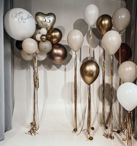 Mixed Metals Party Decor, Chic Balloon Decor, Elegant Balloon Decor, 30 Balloon Decorations, Champagne Gold Decor, 30th Balloon Ideas, 50 Birthday Party Ideas For Women Decoration, Champagne Balloon Decor, Neutral Birthday Decorations