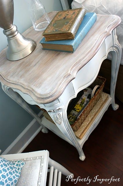 Bedroom End Table, End Table Makeover, Bedroom End Tables, Distressed Table, Table Makeover, Distressed Furniture, Chalk Paint Furniture, Shabby Chic Homes, Furniture Restoration