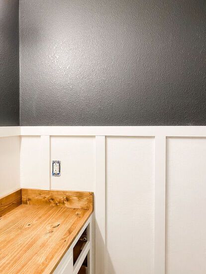 This project is an easy way to install your own "board" and batten. There are no boards, only battens made from inexpensive MDF! Let's get into the steps you need to install your own! You'll need joint compound and a knockdown knife and, if needed, drywall repair kits. I had two holes to cover. The paint I used for the top part of the walls was Sherwin Williams "Carbonized". Determine how far up the battens are going to go and mark. If you have textured walls, use joint compound to s… Modern Mountain Bedroom, Diy Vanity Lights, Mountain Bedroom, Glazing Furniture, Small Shower Room, Board Batten, Board And Batten Wall, Diy Barn, Barnwood Wall