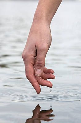 Water Dripping From Hand, Hand In Water Aesthetic, Hand Touching Water, Hands Holding Water, Water In Hands, Green Apelsin, Hand In Water, Tim Booth, Charlie Kelly