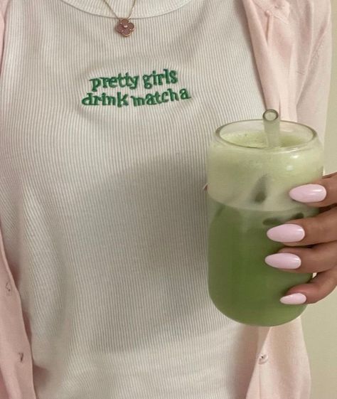 Drink Matcha, Matcha Cafe, Cute Tea Cups, Feminine Urge, Matcha Drink, Coffee Glasses, Travel Stamp, Iced Matcha, Aesthetic Things