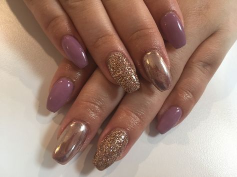 Purple and rose gold coffin shaped nails with rose gold chrome Rose Gold And Purple Nails, Purple And Gold Nails Acrylic, Purple And Gold Nails Designs, Nails With Rose Gold, Nails Rose Gold, Coffin Shaped Nails, Nails Rose, Gold Acrylic Nails, Rose Gold Chrome