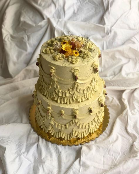 a more detailed look at @joyitasengupta and @inquiringdeon’s cake of love 🌸💕💒 tangy lemon chiffon lightly soaked in charred orange ginger… | Instagram Ginger Instagram, Pistachio Praline, Italian Meringue Buttercream, Roasted Almond, S Cake, Ginger Syrup, Ginger Cake, Lemon Chiffon, Tangier