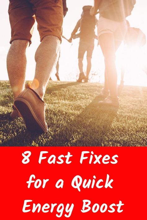 8 Fast Fixes for a Quick Energy Boost via @everydaygyaan Top Superfoods, Energy Boosting Foods, Immune Boosting Foods, Quick Energy, Boost Energy Naturally, Boost Energy Levels, Water Intake, Energy Boost, Keeping Healthy