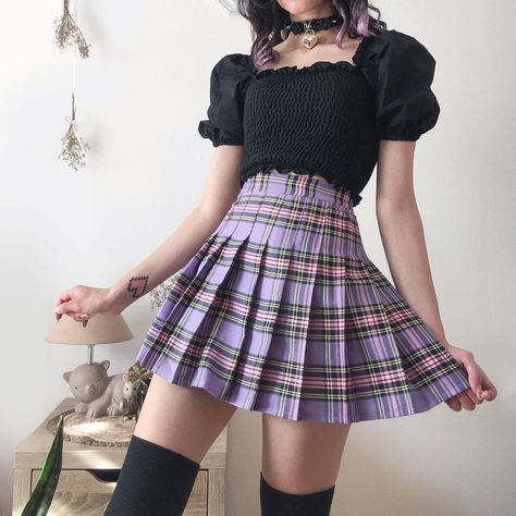 Purple Outfits Skirts, Cute Outfits With Pleated Skirts, Purple Pleated Skirt Outfit, Cute Skirts Aesthetic, Purple Skirt Outfits, Purple Plaid Skirt Outfit, Purple Skirt Outfit, Purple Skirts, Skirt Outfits Aesthetic