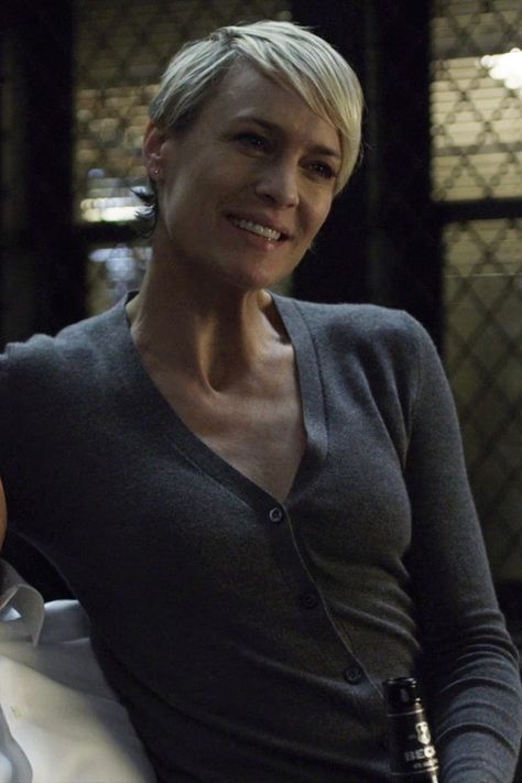 claire underwood Claire Underwood Haircut, Robin Wright Short Hair, Clair Underwood, Robin Wright Haircut, Robin Wright Hair, Claire Underwood Style, Celebrity Short Haircuts, Claire Underwood, Short Blonde Pixie