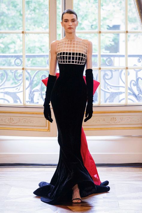 Tamara Ralph Haute Couture, Tamara Ralph, Gala Outfits, Runway Gowns, Couture Evening Dress, Strapless Gown, Winter 2023, Fall 2023, Couture Collection