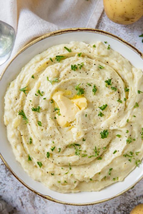 Easy Instant Pot Mashed Potatoes are so rich and creamy. They are a perfect side dish for Thanksgiving or any holiday (busy weeknights, too!) Thanksgiving Recipes Mashed Potatoes, Instant Mashed Potatoes Recipes, Recipes Mashed Potatoes, Keto Mashed Cauliflower, Mashed Cauliflower Recipe, Roasted Garlic Mashed Potatoes, Crowded Kitchen, Food Mill, Instant Mashed Potatoes