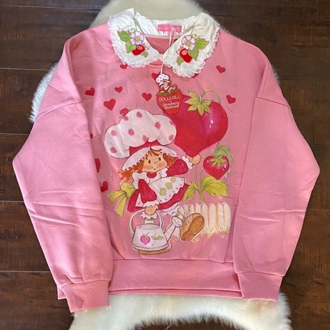 Price Firm New With Tagswomen's Strawberry Shortcake Sweater Sweatshirt Oversized Fit Sweatshirt Oversized, Kawaii Fashion Outfits, Dolce E Gabbana, J Fashion, Kawaii Clothes, Really Cute Outfits, Pink Sweatshirt, Dream Clothes, Strawberry Shortcake