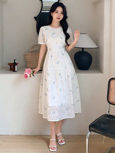 Cute Korean Outfits Dresses, Skirt Outfits For Wedding, White Floral Dress Outfit, Outfits Ideas Skirt, Korean Dress Outfit, Skirt Outfits Indian, Outfits Aesthetic Skirt, Korean Dress Casual, White Dress Korean