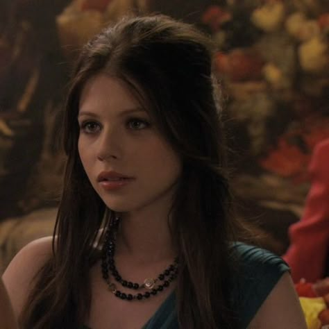 Michelle Trachtenberg Black Hair, Brunette Characters, Georgina Sparks, 2000s Girl, Oki Doki, Gossip Girls, Michelle Trachtenberg, Rebecca Ferguson, Felicity Jones