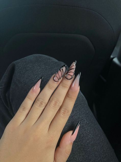 Black Butterfly Nails Almond, Black Nails Ideas Almond, Black Nails Butterfly, Black Butterfly Nails, Euphoria Nails, Stilleto Nails Designs, Bad Nails, Butterfly Nails, Formal Nails