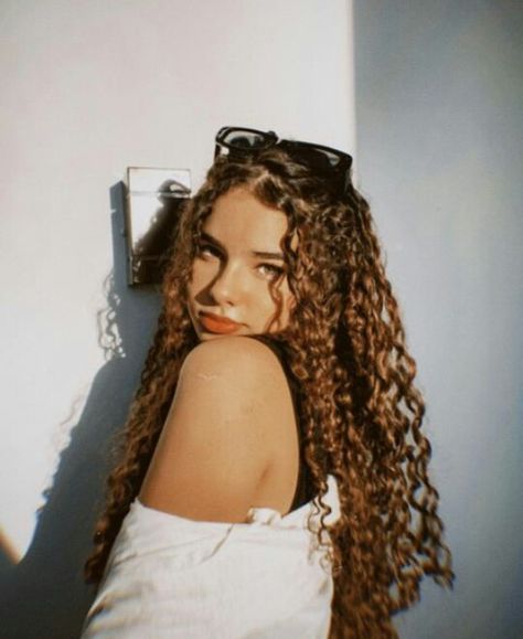 Flipagram Instagram, Curly Hair Tutorial, Curly Hair Photos, Pose Fotografi, Curl Styles, Curly Hair Inspiration, Curly Hair Routine, Curly Hair Tips, Hair Routines