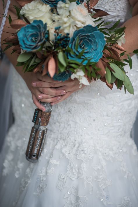 Lightsaber Bouquet, Star Wars Wedding Theme, Star Wars Wedding, When I Get Married, May Weddings, I Got Married, Disney Wedding, Paper Roses, Floral Bouquets