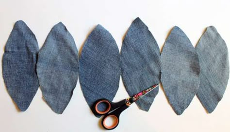 Recycled Blue Jeans Pumpkin DIY Denim Pumpkins Diy, Denim Pumpkins, Halloween Jeans, Felt Hearts Crafts, Jean Quilts, Pumpkin Patterns Free, Fall Sewing Projects, Pumpkin Diy, Pumpkin Ornaments