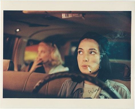 Night on Earth (Winona Ryder and Gena Rowlands) Winona Forever, Gena Rowlands, Night On Earth, Septième Art, I Love Cinema, Sambo, Movies And Series, Winona Ryder, Film Stills