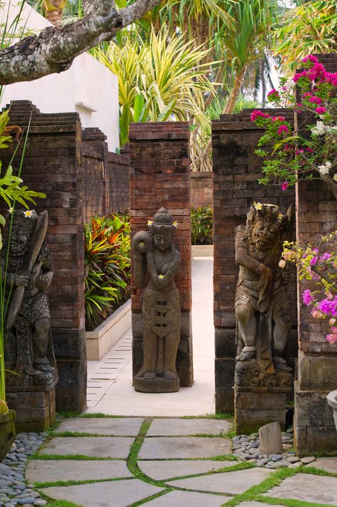 Bali Water Feature, Tropical Hideaway, Amazing Landscaping Ideas, Bali Garden, Tattoo Garden, Landscape Stairs, Garden Nails, Garden Tattoo, Tropical Garden Design