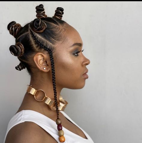 Bantu Knots With Braids, Bantu Braids, Bantu Knots Hairstyles, Braids With Beads Hairstyles, Bantu Knot Styles, Beads Hairstyles, Knot Hairstyle, Bantu Knot Hairstyles, Cabello Afro Natural