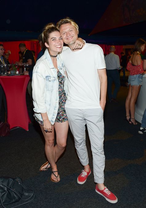 TORONTO, ON - JULY 28: Annie Murphy and Menno Versteeg attends the opening of Cirque Du Soleil's Goofy Couples, Annie Murphy, Alexis Rose, Patrick Schwarzenegger, Ex Bf, Supportive Husband, Catherine O'hara, Relationship Timeline, Kathryn Hahn