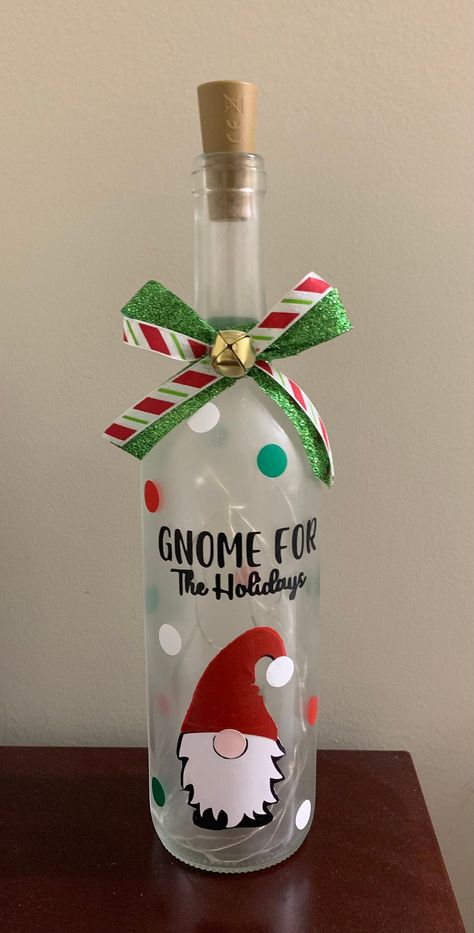 Christmas Wine Bottle Crafts Diy, Fall Wine Bottles, Wine Bottle Crafts Christmas, Holiday Wine Bottles, Wine Bottle Light, Christmas Wine Bottle, Party Prizes, Wine Bottle Design, Painted Bottles