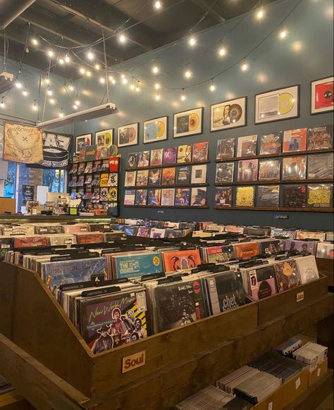 Seattle Record Store, Cozy Record Store, Record Shop Aesthetic Vintage, 70s Record Store, Music Shop Aesthetic, Vinyl Shop Aesthetic, Music Store Aesthetic, Lp Aesthetic, Aesthetic Record Store