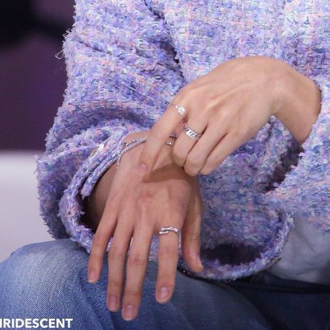 J-hope Hands, Jhope's Hands, Cotton Candy Hair, Candy Hair, Hand Pictures, Pretty Hands, Bts J Hope, Lalisa Manoban, Bts Photo