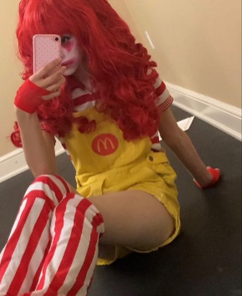 Mcdonald’s Worker Outfit, Female Ronald Mcdonald, Ronald Mcdonald Costume Women, Mcdonalds Mascot, Ronald Mcdonald Cosplay, Clown Outfit Ideas, Ronald Mcdonald Costume, Girl Clown, Fast And Furious Cast