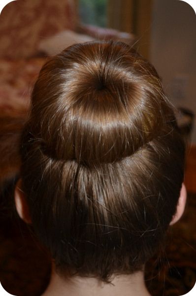 HowToMakeABun2 Hair Bun Donut, Bun Donut, Donut Bun Hairstyles, Donut Bun, Hair Donut, Ballet Bun, Perfect Bun, Long To Short Hair, Dance Hairstyles