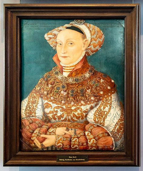 16th Century Portraits, 16th Century Clothing, 16th Century Fashion, Royal Costume, German Outfit, German Dress, Historical Dress, German Fashion, German Women