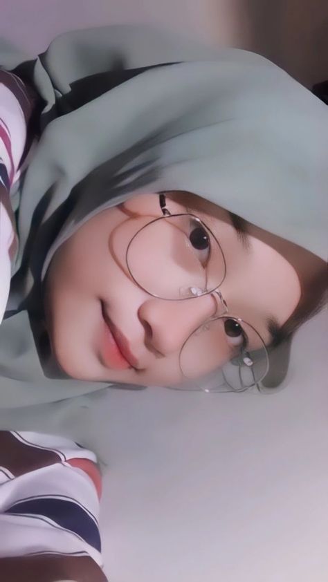 Pin by Bibiey -17 on foto awek tiktok | Fashion makeup, Beautiful hijab, Cutie Foto Cewek Hijab Aesthetic, Ice Bear We Bare Bears, Soccer Highlights, Ice Bear, Pose Fotografi, Muslim Outfits Casual, Hijab Aesthetic, Tiktok Fashion, Fotografi Alam Semula Jadi