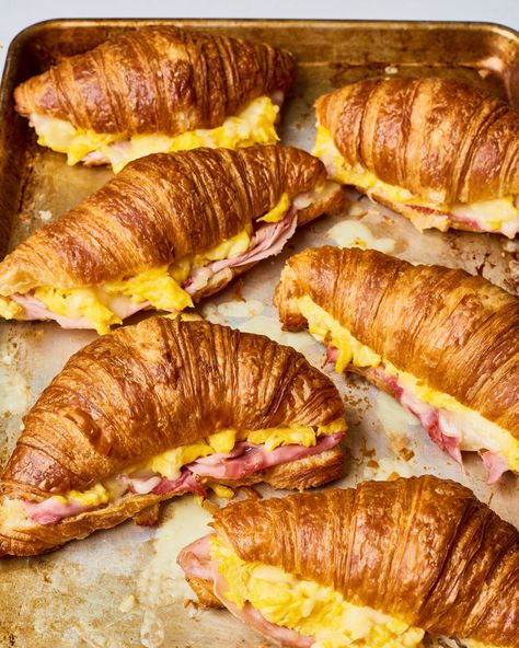 Large Batch Breakfast Sandwich, Healthy Breakfast Croissant, Cabin Treats, Brunch Party Menu, Breakfast Croissants, Croissant Breakfast Sandwich, Breakfast Croissant, Egg Sandwich Recipe, Sandwiches Recipes