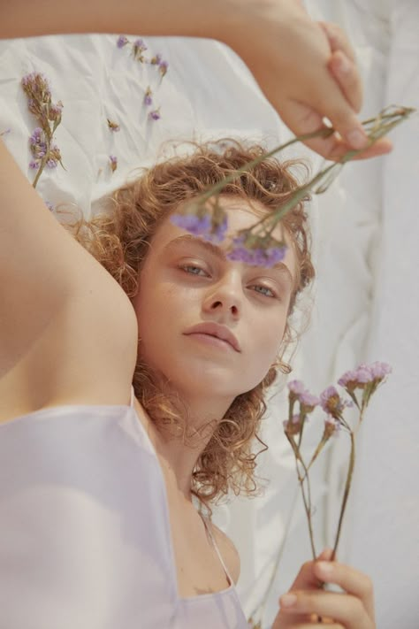 Julia Klaassen Wears Pretty Pastels for Marie Claire Turkey Model With Flowers, Editorial Vogue, Editorial Page, Vogue Editorial, Flower Photoshoot, Tim Walker, Creative Portrait Photography, Peter Lindbergh, Vogue India