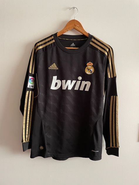 Real Madrid Vintage Jersey, Real Madrid 2011, Real Madrid Jersey, Retro Manga, Madrid Jersey, Real Madrid Shirt, Dope Tees, Retro Soccer Jersey, Football Clothes