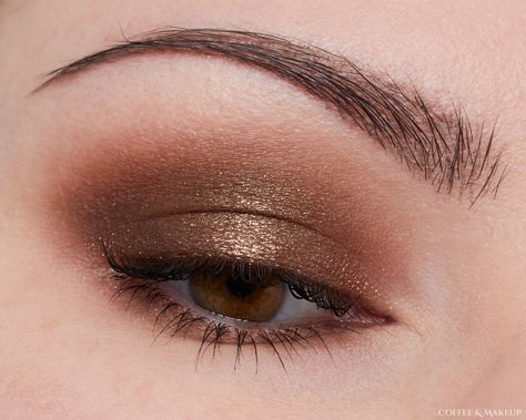 Huda Beauty Khaki Haze Palette Look Makeup Texture, I Heart Makeup, Glam Eyeshadow, Performance Makeup, Eye Palettes, Bronze Makeup, Makeup Idea, Cool Makeup Looks, Eye Makeup Designs