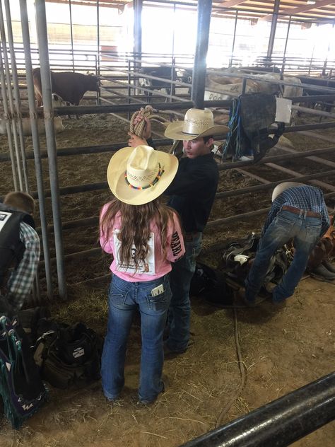 Bull Rider Boyfriend, Female Bull Riders, Rodeo Couples, Western Couples, Country Relationships, Cute Country Couples, Elsie Silver, Future Man, Couples Pics