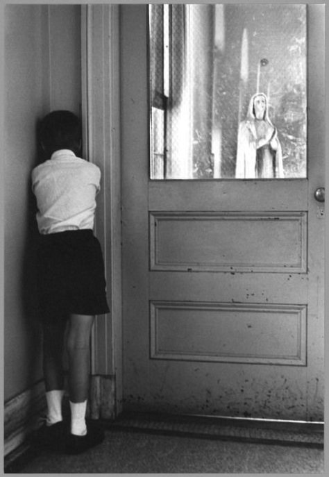 Student facing corner next to a door. Statue of Mary appears through window. William Gedney William Gedney, Robert Doisneau, Lovely Photo, Digital Museum, Catholic School, Vintage School, Foto Art, Photo Vintage, St Joseph