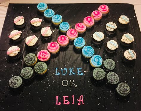 Galaxy Gender Reveal Ideas, Princess Gender Reveal, Star Wars Gender Reveal Ideas For Party, Disney Gender Reveal Themes, Gender Reveal Ideas Disney Theme, Star Wars Baby Announcement, Nerdy Gender Reveal Ideas, Star Wars Gender Reveal Cake, Jedi Gender Reveal