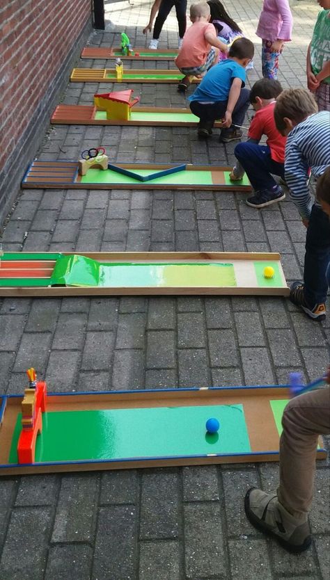 Mini Golf Party, Diy Yard Games, Golf Diy, School Carnival, Miniature Golf Course, Mini Golf Course, Outdoor Games For Kids, Home Daycare, Outdoor Classroom