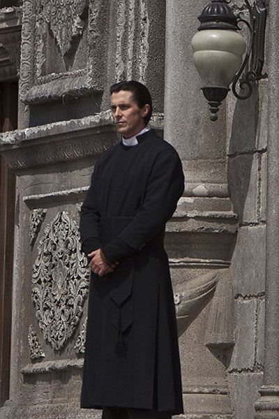 He looks damn fine in priest garb! Priest Aesthetic, O Maskara, Catholic Gentleman, Christian Photography, Catholic Priest, Child Actors, Christian Bale, Cillian Murphy, Secret Life