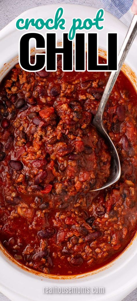 Crock Pot Chili is the ultimate comfort food recipe for a cold night! It’s meaty, hearty, quick & easy, and OH, SO GOOD to the last bite! #Realhousemoms #crockpot #chilli #comfortfood #coldweather #fall #easyrecipe #healthyrecipe #weeknightdinner #footballsunday Easy Chilli Recipe Crockpot, Easy Crockpot Chilli, Meaty Chili Recipe, Crockpot Chilli, Chilli Recipe Crockpot, Best Slow Cooker Chili, Slow Cooker Chilli, Crock Pot Chili, Easy Chilli