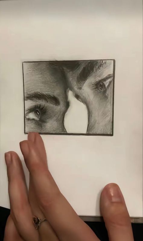 Missing Drawing Ideas, Eyes Looking At Each Other Drawing, Cool Drawings Creative, Aesthetic Pencil Sketches, Drawing Ideas Couples, Drawing Ideas Love, Romantic Drawings, Lover Drawing, Drawing Ideas Creative