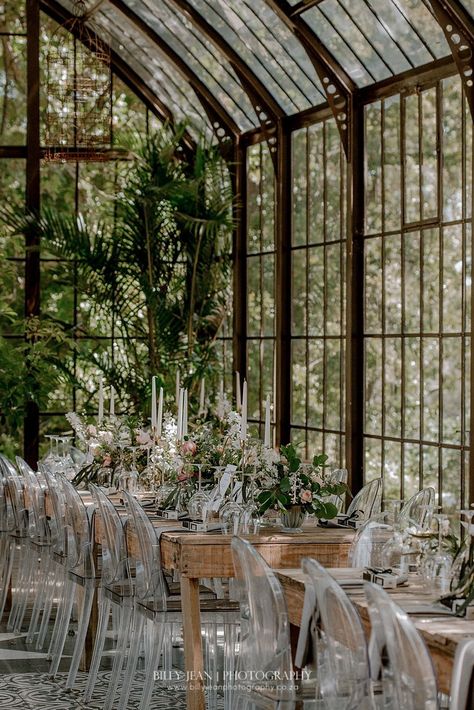 Wedding In A Glass House, Glass Green House Wedding, Wedding Venue Glass House, Glass Gazebo Wedding, Wedding Venues Greenhouse, Wedding Venues Glass House, Wedding Venue Windows, Wedding Venue Greenhouse, Glass Venue Wedding