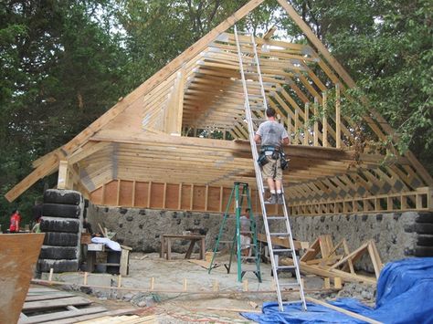 Tire Foundation, Earthen House, Tire Wall, Cob House Plans, A Frame Cabin Plans, Earth Sheltered Homes, How To Build A Log Cabin, Earth Bag Homes, Recycled House