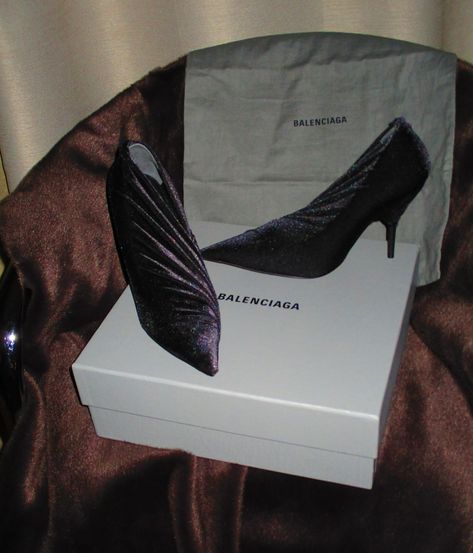 Brand New BALENCIAGA Jersey Knife Pointed Pumps These eye-catching pumps are crafted of black velvet fabric that is gracefully wrapped around the heel. •Size 37eu •Vibram non-slip sole •Extra heel caps •Never worn •with box and dust bag #balenciaga Balenciaga Jersey, Black Velvet Fabric, Pointed Pumps, Heel Caps, Velvet Fabric, Black Velvet, Balenciaga, Dust Bag, Pumps