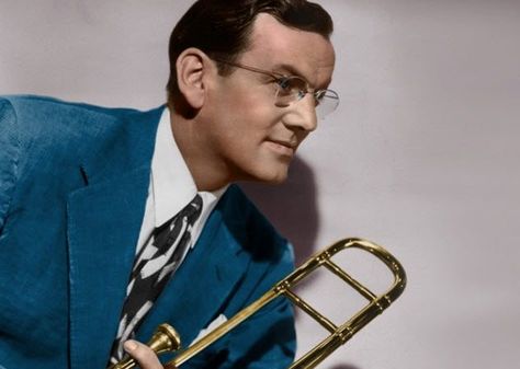 Sadly, many people go missing. Some of these people become very well-known in the aftermath of their disappearances. But we're always left to wonder if the Glen Miller, Colorized Historical Photos, Glenn Miller, Jazz Musicians, Big Band, Him Band, In The Mood, Classical Music, Historical Photos