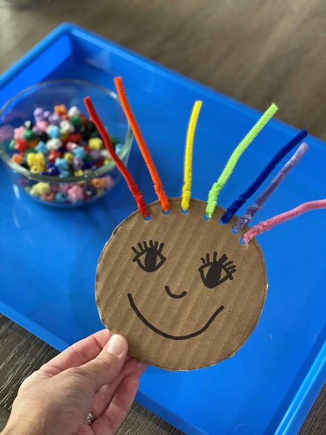 Fine Motor Skills Activity, Threading Beads, Motor Skills Activity, Girls Crafts, Beading For Kids, Preschool Fine Motor, Childcare Activities, Classroom Rewards, Fine Motor Skills Activities