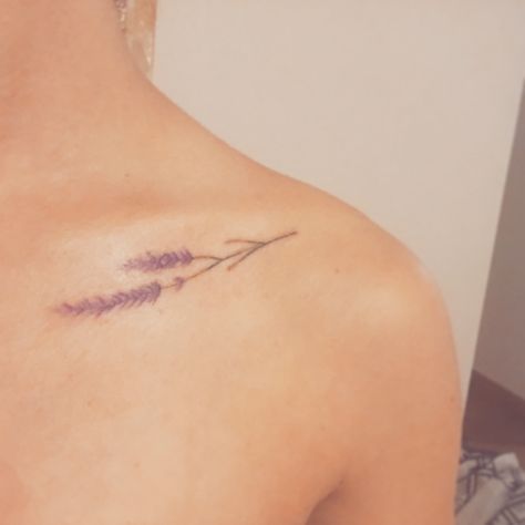 Lavender Tattoo Ribcage, Lilac Collar Bone Tattoo, Lavender Tattoo Collar Bone, Nature Collarbone Tattoo, Collarbone Tattoo Lavender, Floral Collarbone Tattoo, Lavender Side Tattoo, Lavender Tattoo, Collar Bone Tattoo