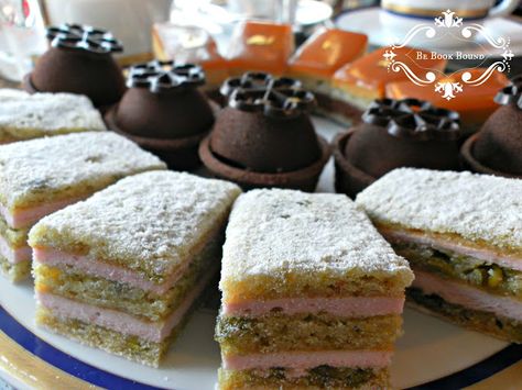 Be Book Bound: Pride and Prejudice: Afternoon Tea Tea Party Sandwiches Recipes, Tea Party Sandwiches, Afternoon Tea Recipes, Party Sandwiches, High Tea Party, Dinner And A Movie, Tea Party Theme, Culture Food, Tea Party Food