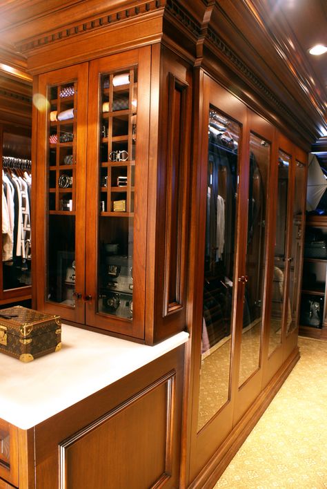 Mahogany stained custom walk in closet East Hanover, NJ | WL Kitchen & Home Mahogany Walk In Closet, Walnut Closet, Custom Walk In Closet, Rustic Closet, Cottage Winter, Luxury Closets, Closets Design, Closet Island, Exotic Homes